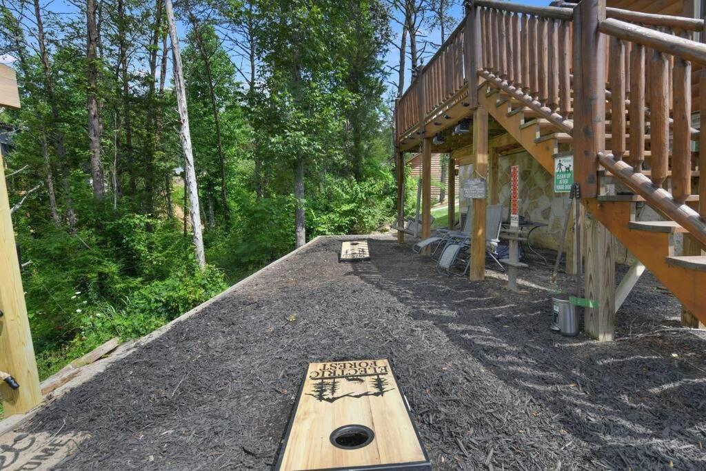 Enchanted Forest Cabin And Teepee! Lights & Laser Show! Private Hot Tub! Unique Stay! Sevierville Ngoại thất bức ảnh