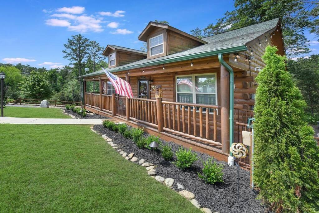 Enchanted Forest Cabin And Teepee! Lights & Laser Show! Private Hot Tub! Unique Stay! Sevierville Ngoại thất bức ảnh
