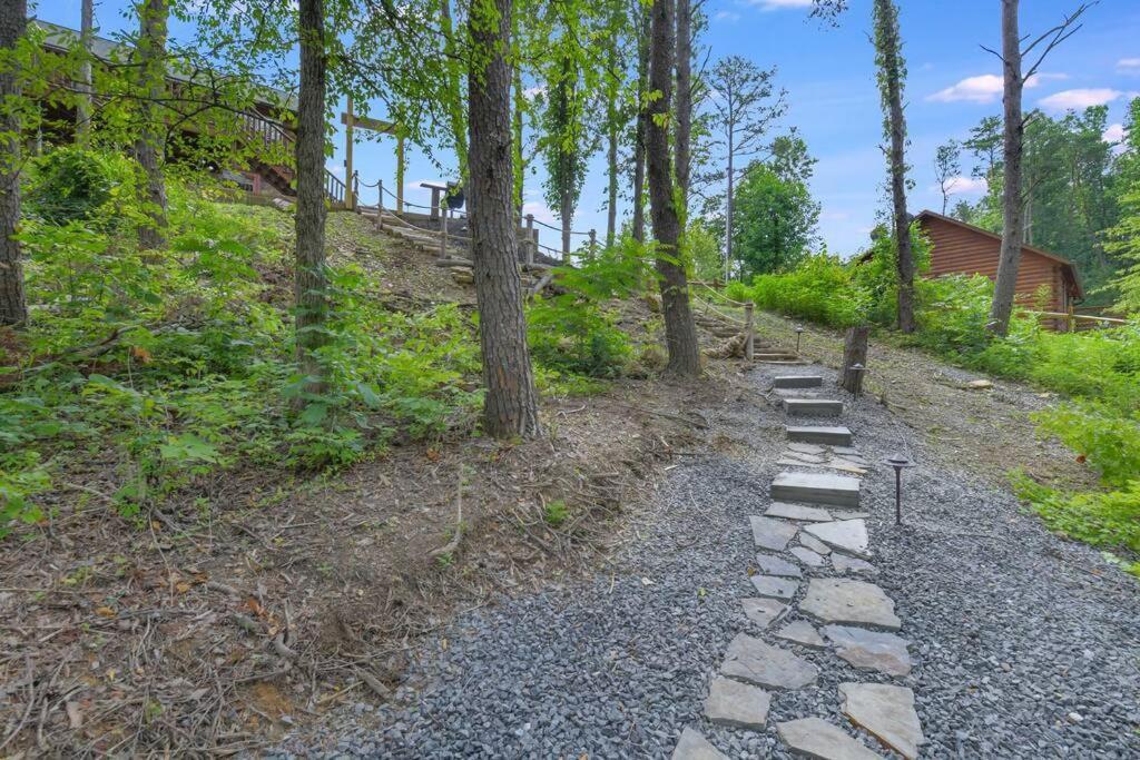Enchanted Forest Cabin And Teepee! Lights & Laser Show! Private Hot Tub! Unique Stay! Sevierville Ngoại thất bức ảnh
