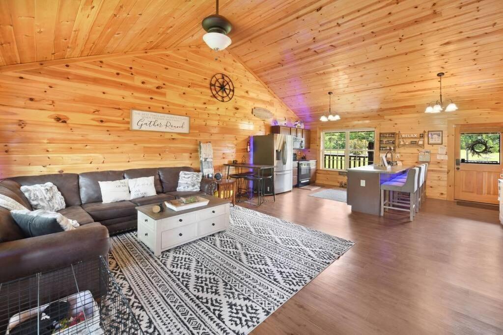 Enchanted Forest Cabin And Teepee! Lights & Laser Show! Private Hot Tub! Unique Stay! Sevierville Ngoại thất bức ảnh