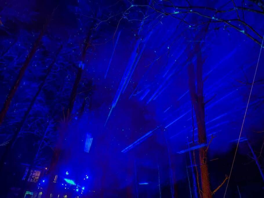 Enchanted Forest Cabin And Teepee! Lights & Laser Show! Private Hot Tub! Unique Stay! Sevierville Ngoại thất bức ảnh