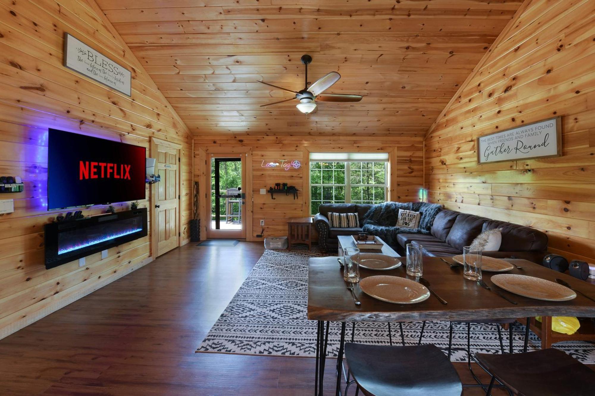 Enchanted Forest Cabin And Teepee! Lights & Laser Show! Private Hot Tub! Unique Stay! Sevierville Ngoại thất bức ảnh
