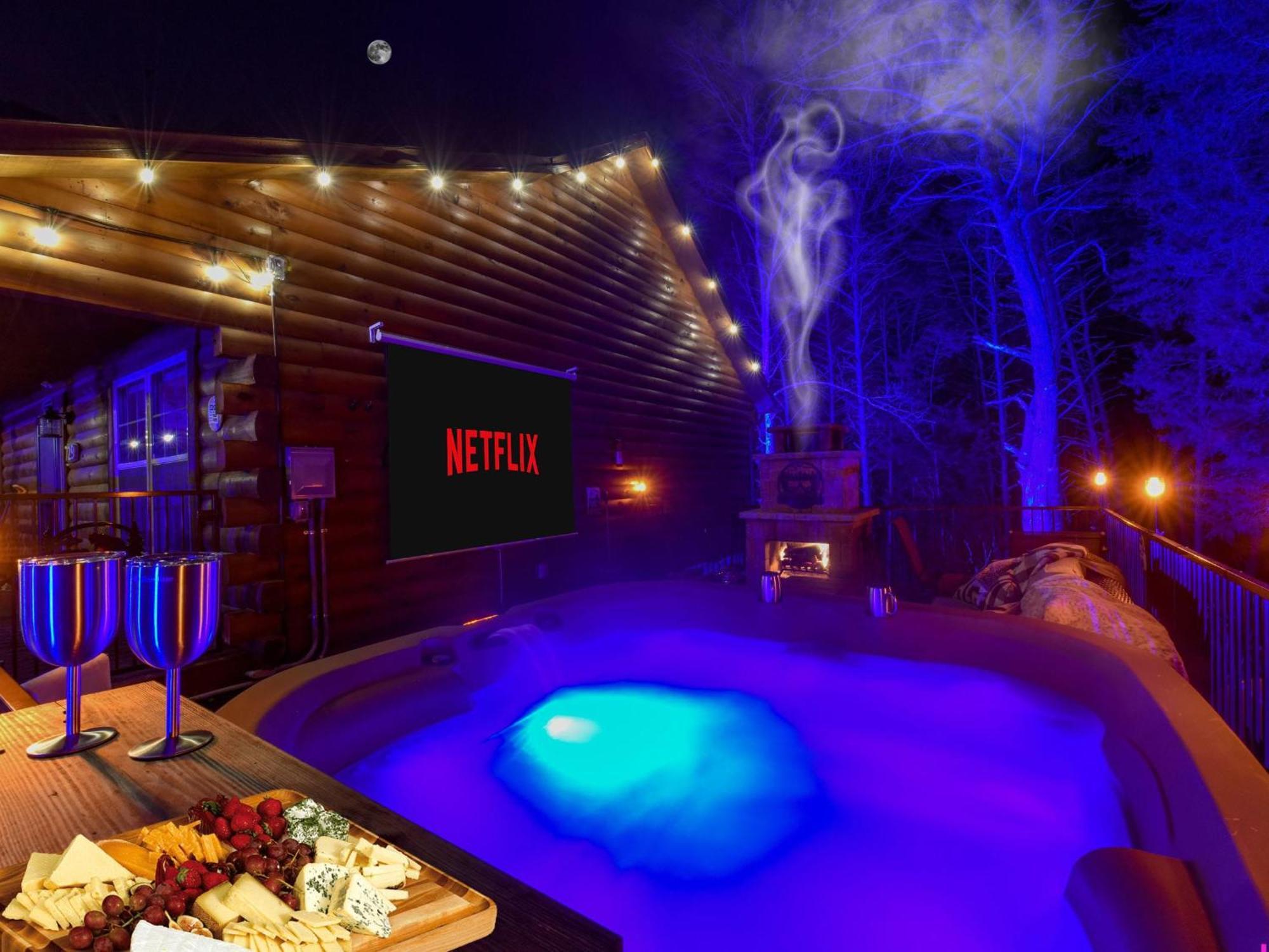 Enchanted Forest Cabin And Teepee! Lights & Laser Show! Private Hot Tub! Unique Stay! Sevierville Ngoại thất bức ảnh